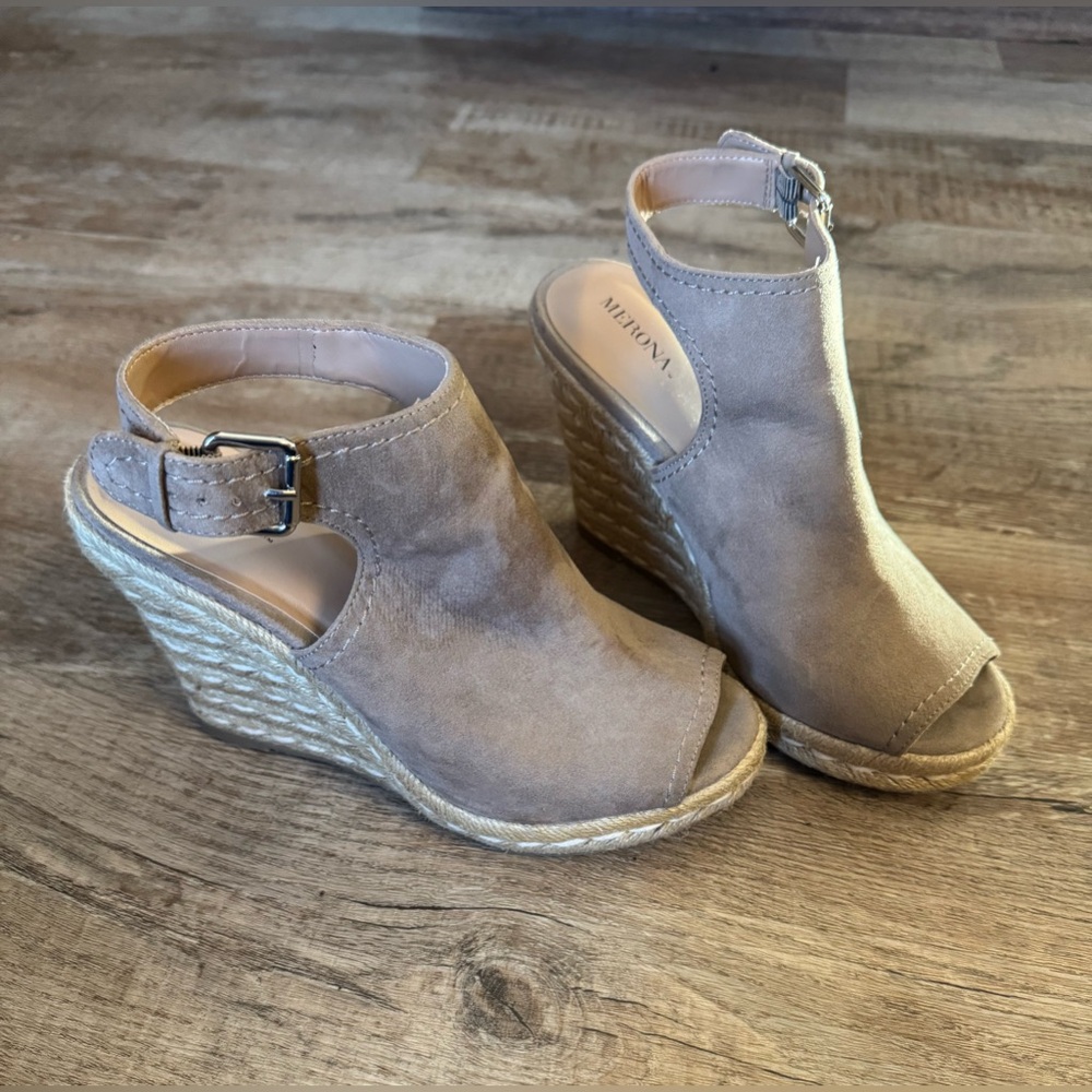 Women's Tan Wedge Sandals